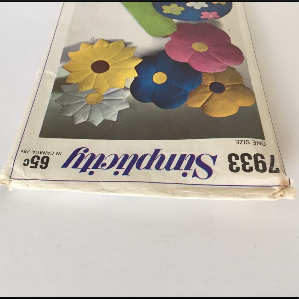 Vintage Simplicity round pillow sewing  pattern - Picture 7 of 10